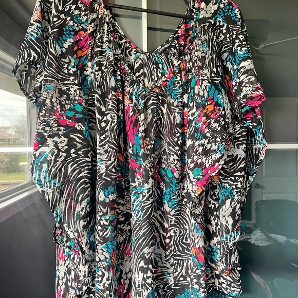 V neck floral flowy top - Picture 3 of 3